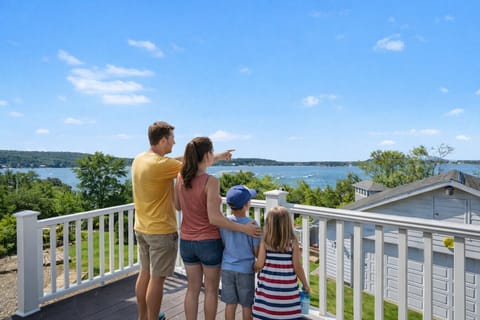 Scenic Viewpoint: Enjoy breathtaking lake views from your private deck, perfect for family moments!