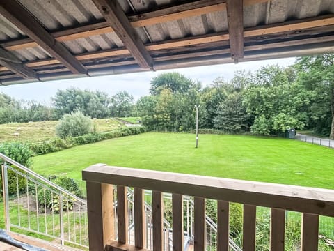 Garden, Lawn, Shade, Landscaping, Backyard, Park, Yard, Estate, Artificial Turf, Hardwood
