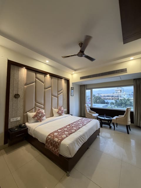 Luxury Double Room, City View | In-room safe, blackout drapes, free WiFi