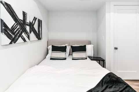 Comfortable 1BR Apartment for 4 | Full Kitchen & Fast WiFi