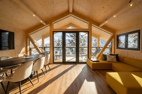 Chalet | Living area