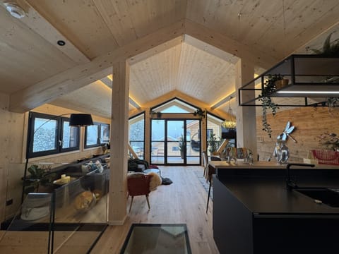 Chalet | Lobby