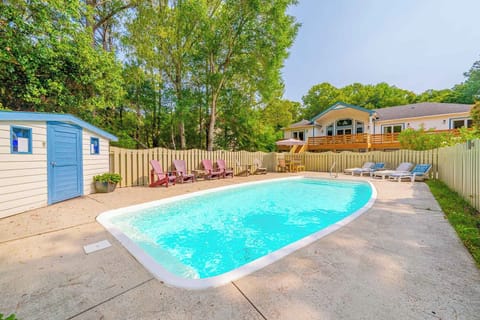 836-gl-pool2_jl25