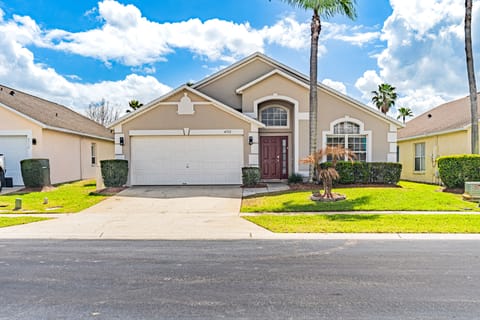 House, 5 Bedrooms, Private Pool, Lakeside | Exterior