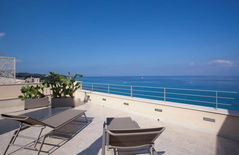 Penthouse with Panoramic Terrace overlooking the Sea | Terrace/patio