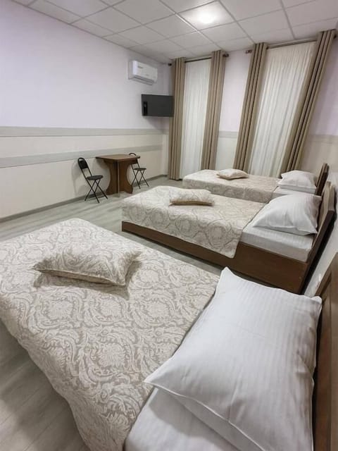 Triple Room, City View | Soundproofing, WiFi (free)