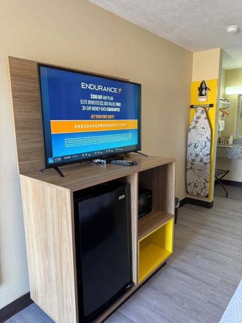 Standard Single Room, 1 King Bed | Room amenity