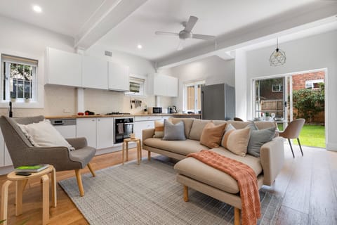 Lounge Kitchen
