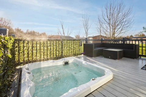Coopers Cabin, Amotherby - Host & Stay