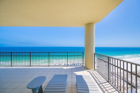Condo, 4 Bedrooms | Property grounds