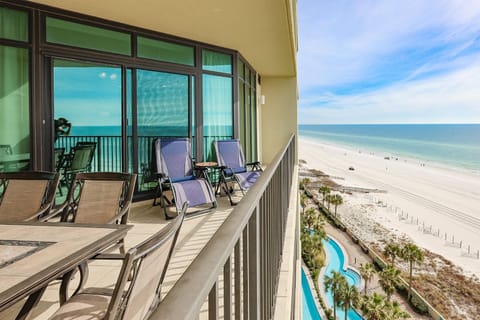 Condo, 3 Bedrooms | Property grounds