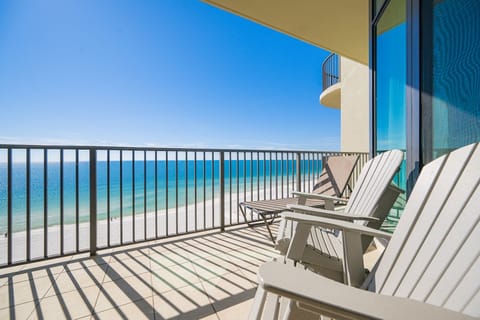 Condo, 3 Bedrooms | Property grounds