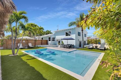 
Pool area