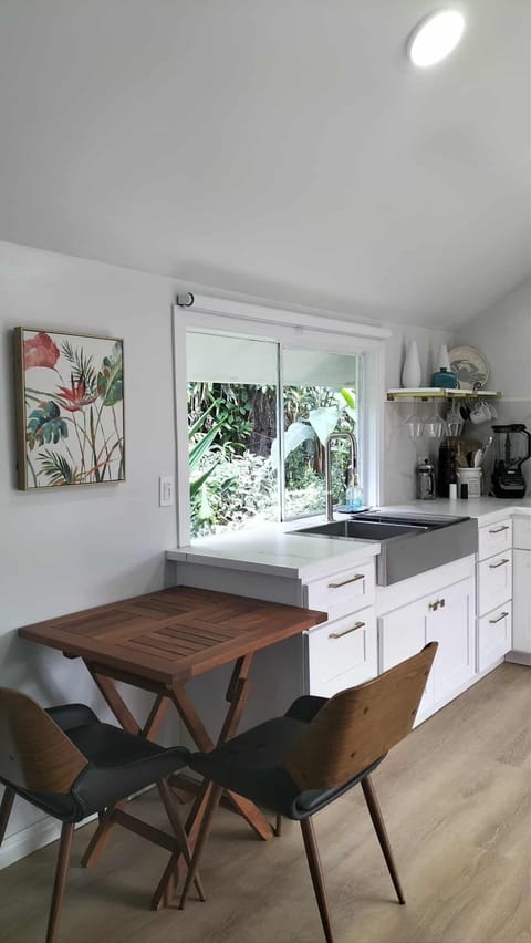 the kitchen are equipped with utensil for cooking while your enjoy vacation 