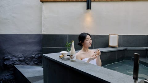 Byuldamche Terrace&Spa | Private spa tub