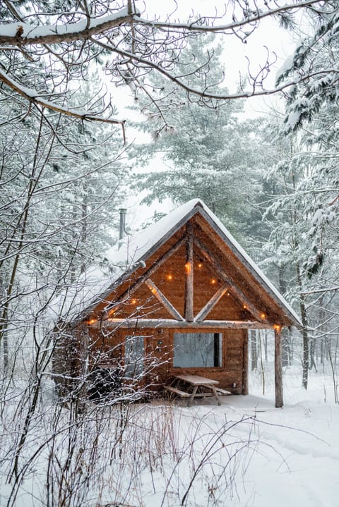 Chalet, Kitchen | Iron/ironing board, bed sheets