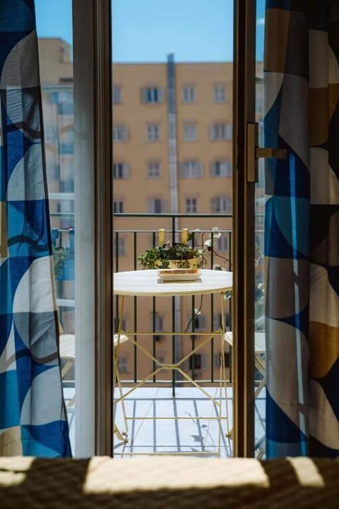 Apartment, Balcony, City View | Interior