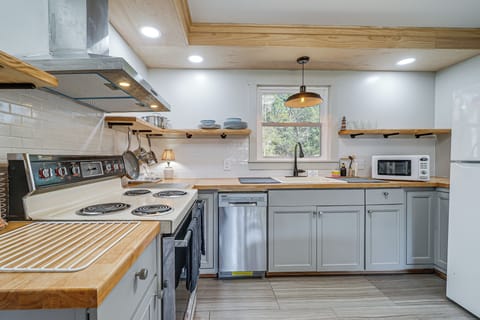 Cottage (2 Bedrooms) | Interior