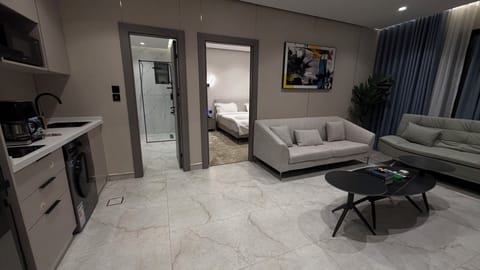 Apartment, 1 Bedroom, Accessible, Smoking | Living room