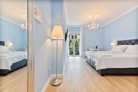 Comfort Room, Balcony, Garden View | Egyptian cotton sheets, premium bedding, memory foam beds, in-room safe
