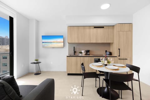 Living room - Dining and kitchen - Open layout 