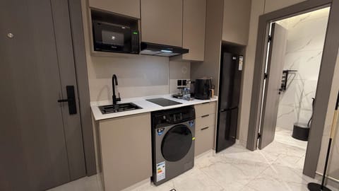 Apartment, 1 Bedroom, Accessible, Smoking | Interior