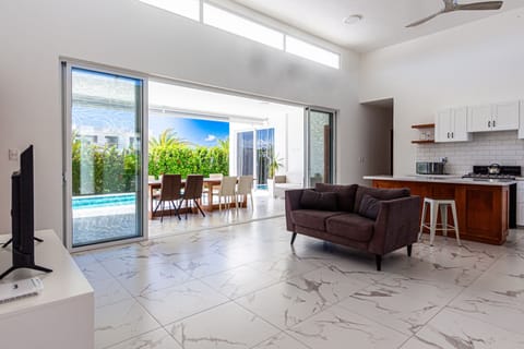 Villa, 3 Bedrooms, Accessible, Private Pool | Living room