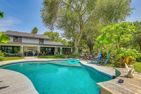 Los Fresnos Vacation Rental | 5BR | 4BA | 4,000 Sq Ft