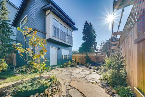 Seattle Vacation Rental | 1BR | 1.5BA | 625 Sq Ft