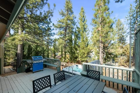 Basic House, Patio, Mountain View | Outdoor dining
