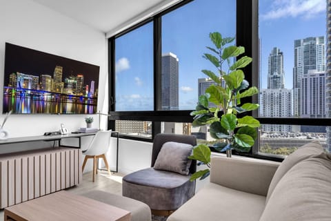 Brand New Downtown Stay 15th Floor + Amenities acces (8984)