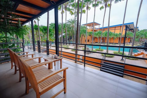 Twin Room, Balcony, Lake View | Outdoor dining