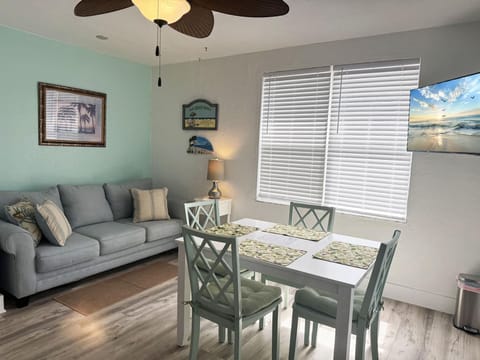 Venice Villas 1BR – Beachside Pool Escape (7168)