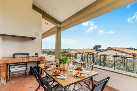 Family Apartment, 4 Bedrooms, Balcony (Villa Adriana Capalbio with A/C, BBQ) | Outdoor dining