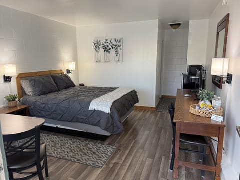 Single Room | Desk, free WiFi
