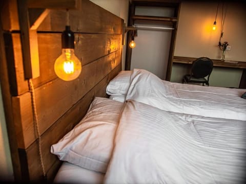 Standard Double Room, Garden View | Desk, laptop workspace, blackout drapes, soundproofing