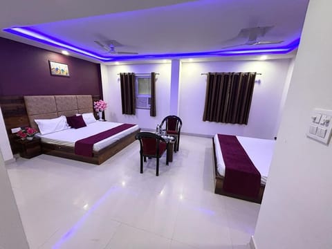 Family Room | Free WiFi