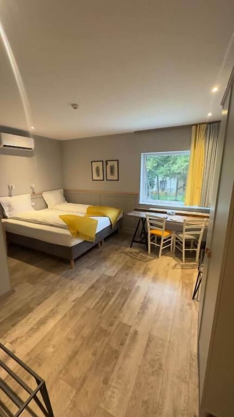 Double Room | Free WiFi, bed sheets