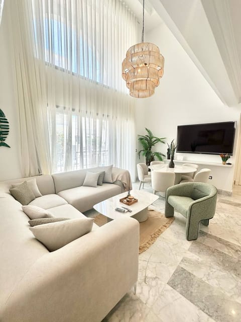 Apartment, 3 Bedrooms, Smoking, Balcony | Living area