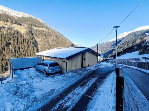 Snow, Mountainous Landforms, Winter, Hill Station, Mountain Range, Freezing, Glacial Landform, Geological Phenomenon, Slope, Ice Cap