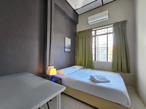 Basic Double Room | Desk, free WiFi