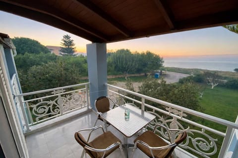 Private Balcony with Sunset Views and Relaxing Atmosphere
