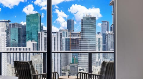 Studio, Balcony, City View | Interior
