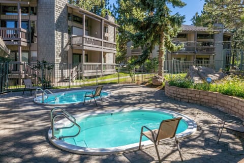 Sierra Park Villas Hot Tub