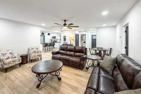 Open concept to enjoy family or friends time together