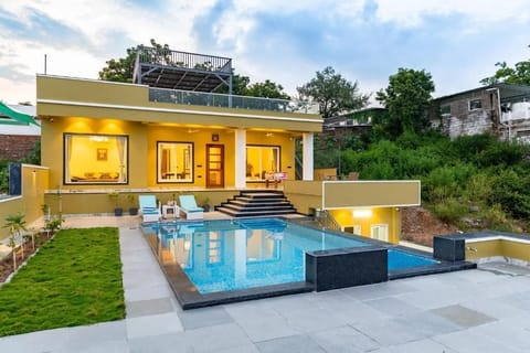 Deluxe Villa | Pool | Outdoor pool