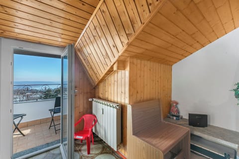 Family Studio, Balcony, Lake View (La Mansarda Sul Lago: Rustic Attic) | Interior