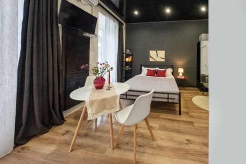 Studio | Blackout drapes, iron/ironing board, free WiFi