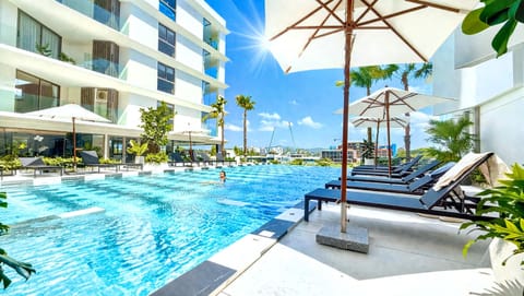 Apartment, 1 Bedroom, Accessible, Smoking | Pool | Outdoor pool