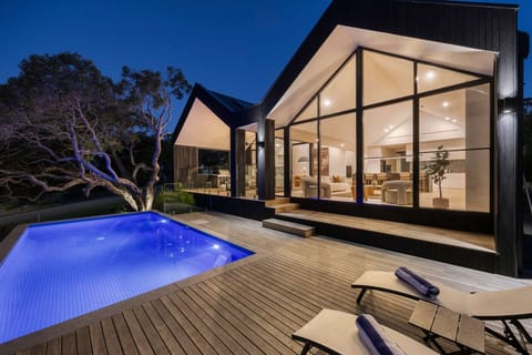 House | 5 bedrooms, desk, high-speed internet